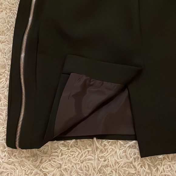Etcetera Black Skirt, size 6, lined, gold zipper details on sides. Like NEW! - Picture 6 of 8